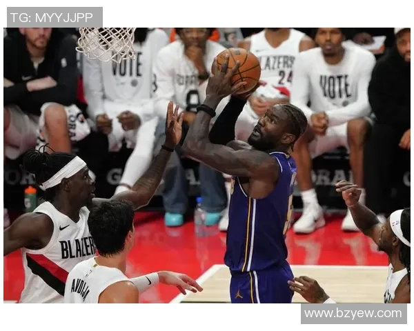 湖人主场对决开拓者詹姆斯精彩集锦回顾与分析