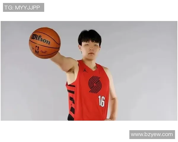 祝贺！杨瀚森翻译已进入开拓者教练组 旁边面印证球队对小杨的注重